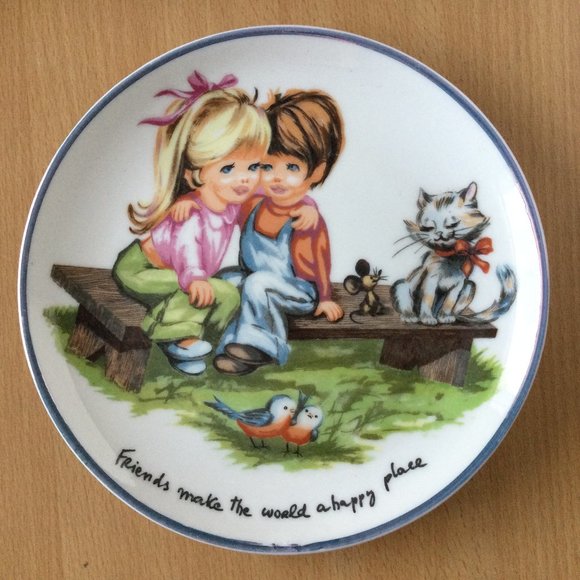Vintage Japan wall plate friends make the world a happy place made for Giftcraft - Picture 1 of 5